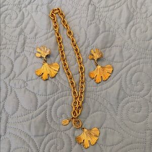 Susan Shaw Elegant Gold Leaf Earrings and Neckace